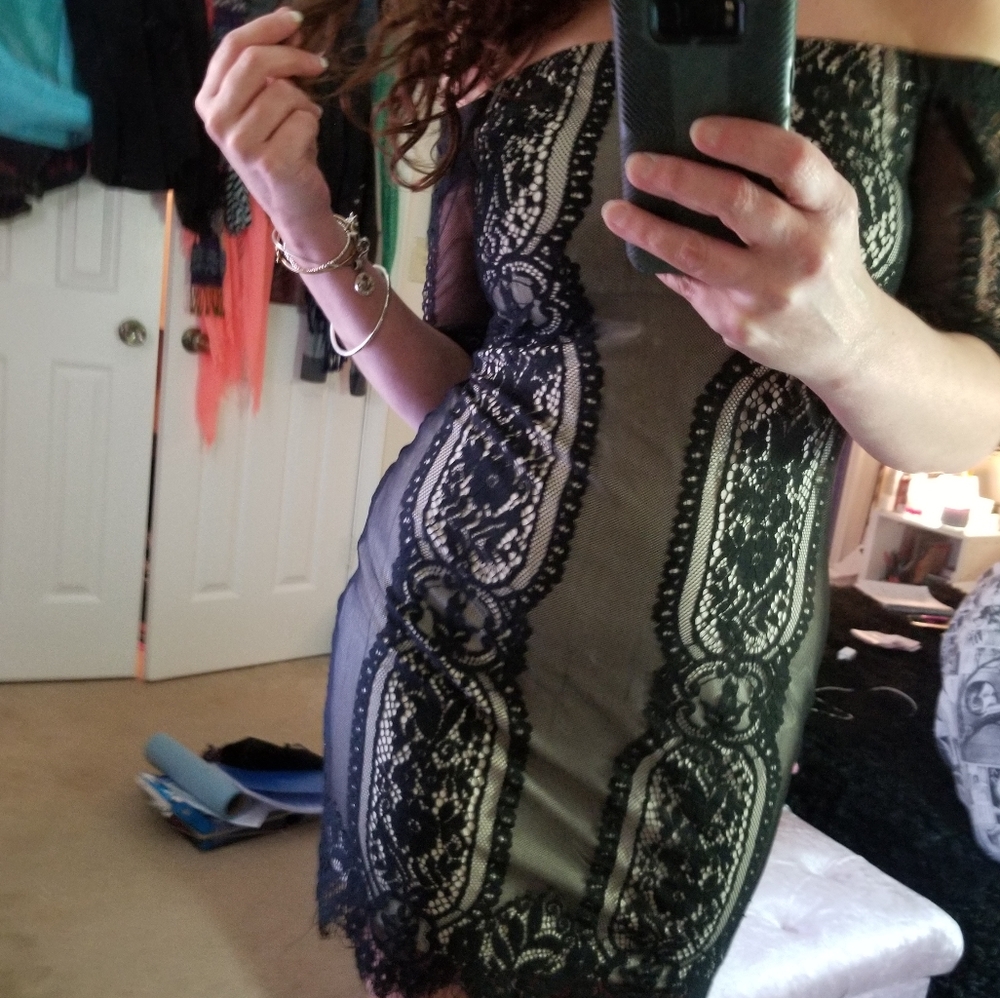 BLACK LACE PROM DRESS